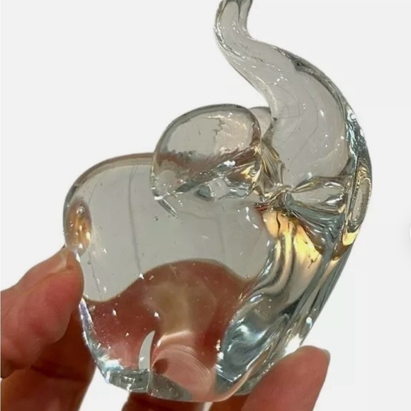Vintage Clear Glass Elephant Figurine Paperweight Hand Blown Trunk Up - Picture 2 of 5